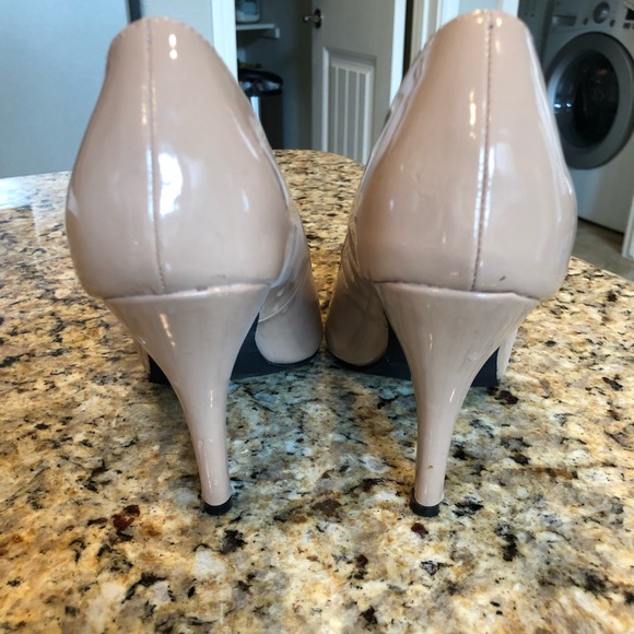 Charming Charlie Bow Heels - Size 7.5 - Picture 3 of 6